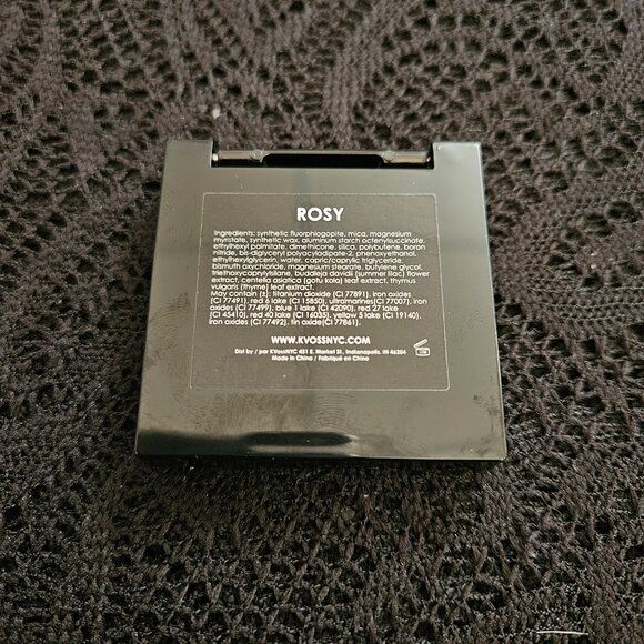 NEW K Voss Blushing Beauty Luminous Blush Palette in "Rosy" - Picture 5 of 5